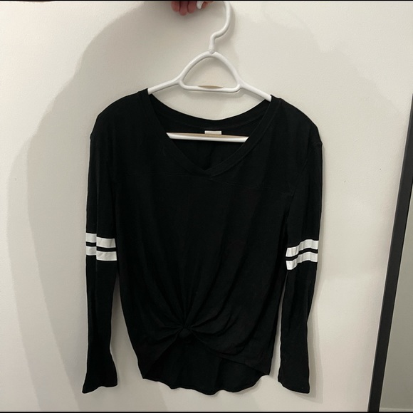 Black long sleeve - Picture 1 of 3